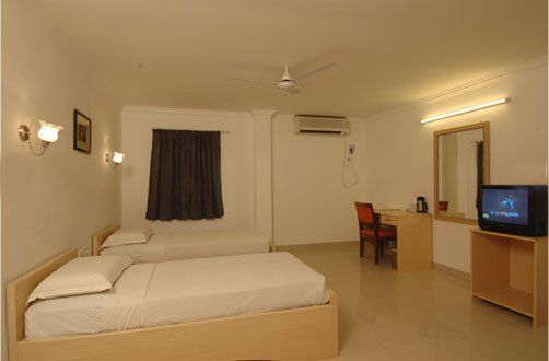 Hotel Dee Cee Manor Chennai Exterior photo